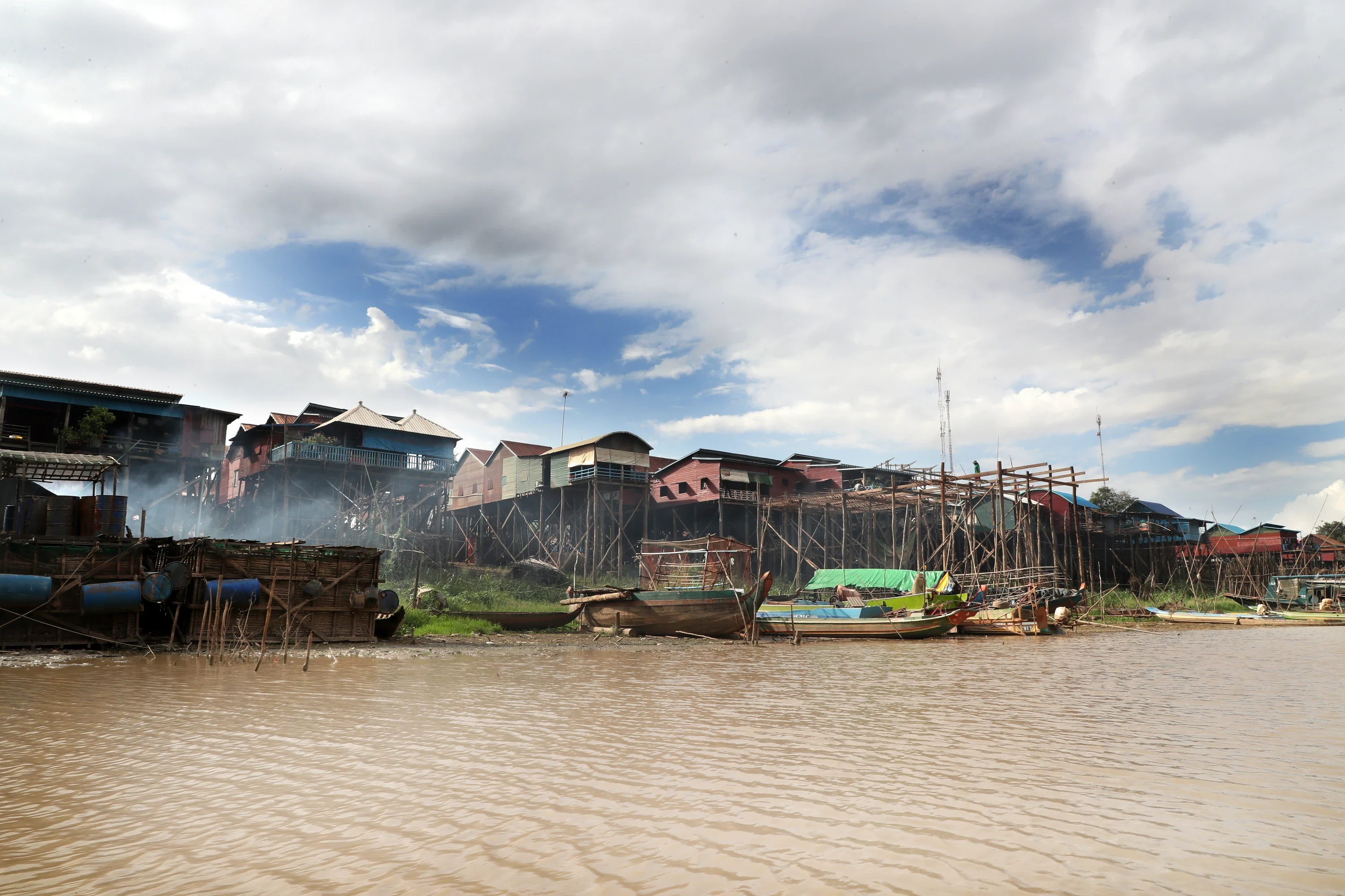 Kompong Khleang village seen from the channel