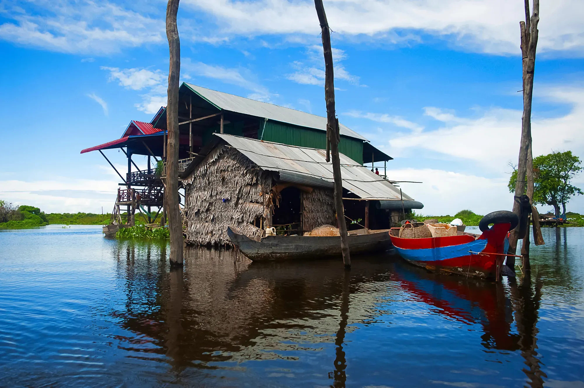 Floating houses and boats on Tonle Sap Lake
